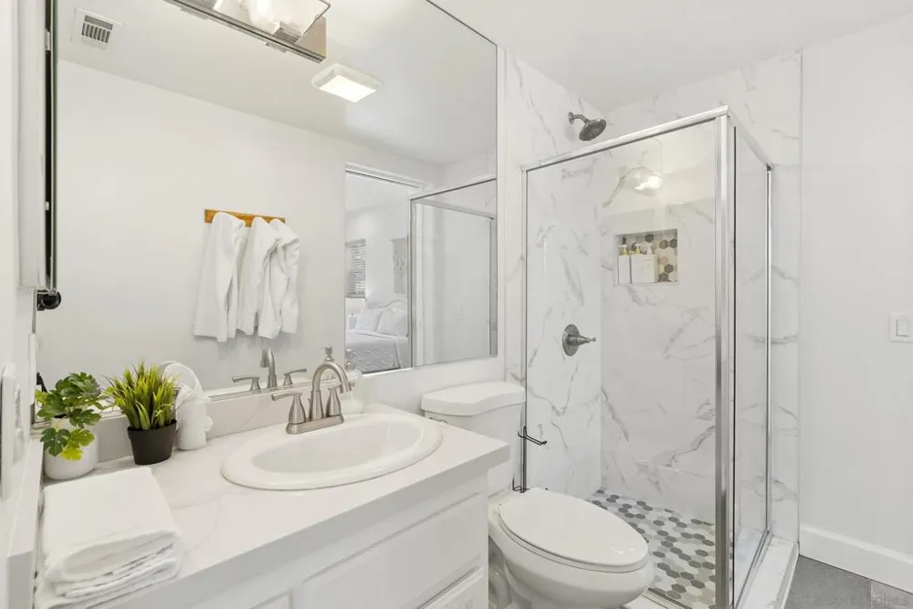 1696 Gil Way Vista, CA 92084