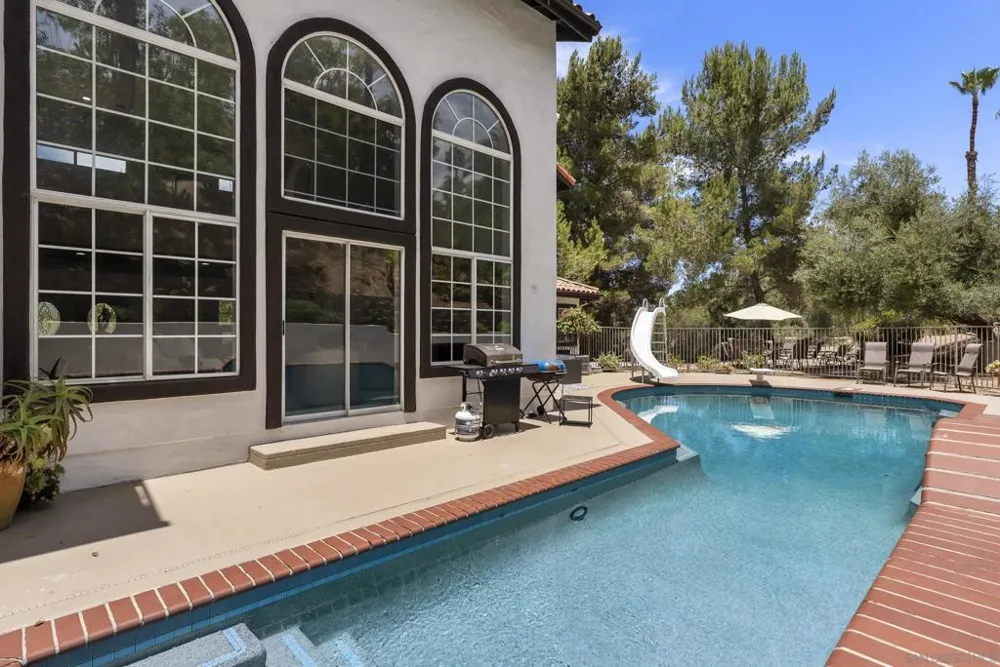 1696 Gil Way Vista, CA 92084