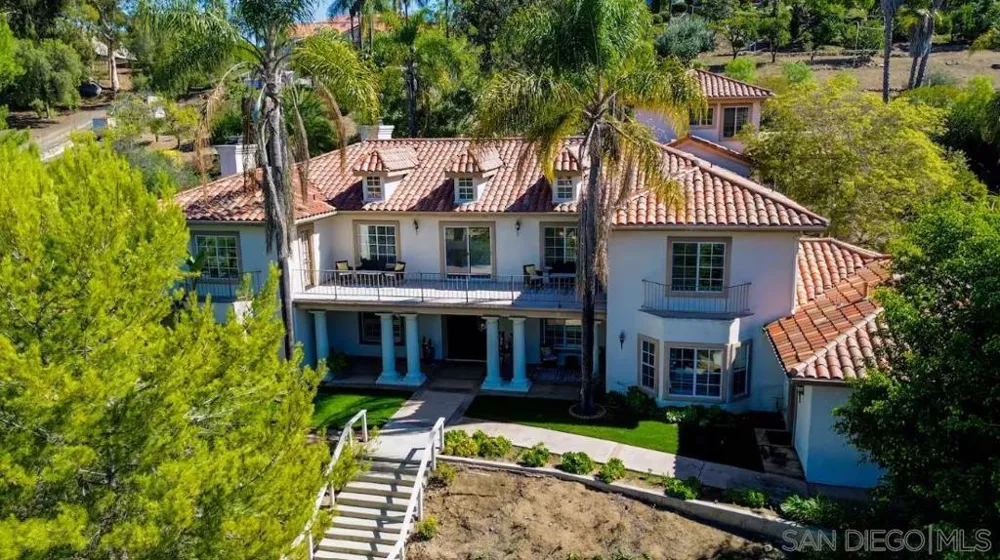 1696 Gil Way Vista, CA 92084