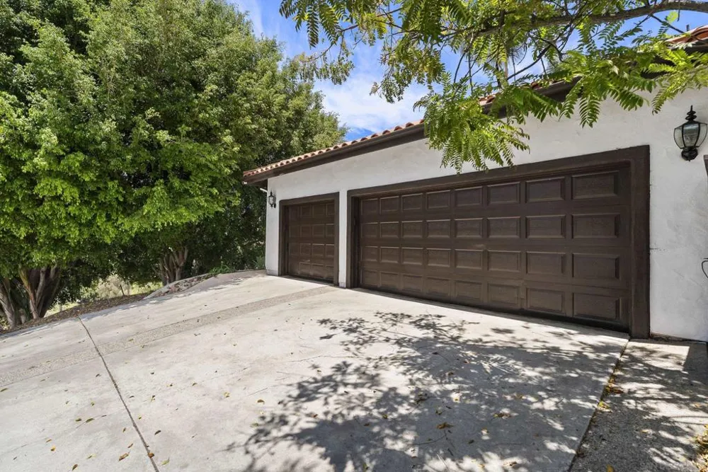 1696 Gil Way Vista, CA 92084