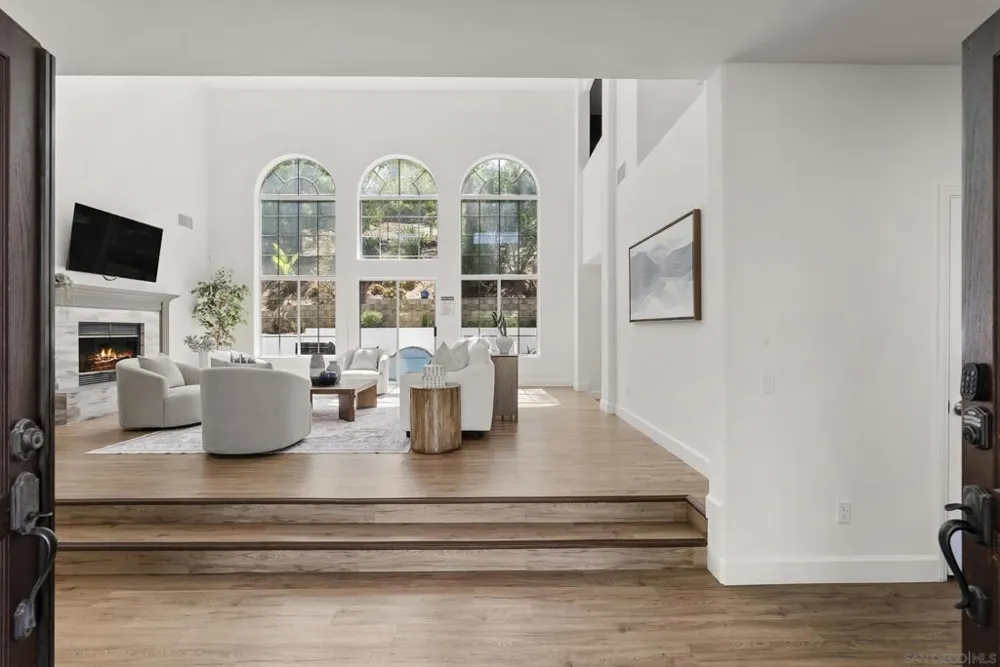 1696 Gil Way Vista, CA 92084