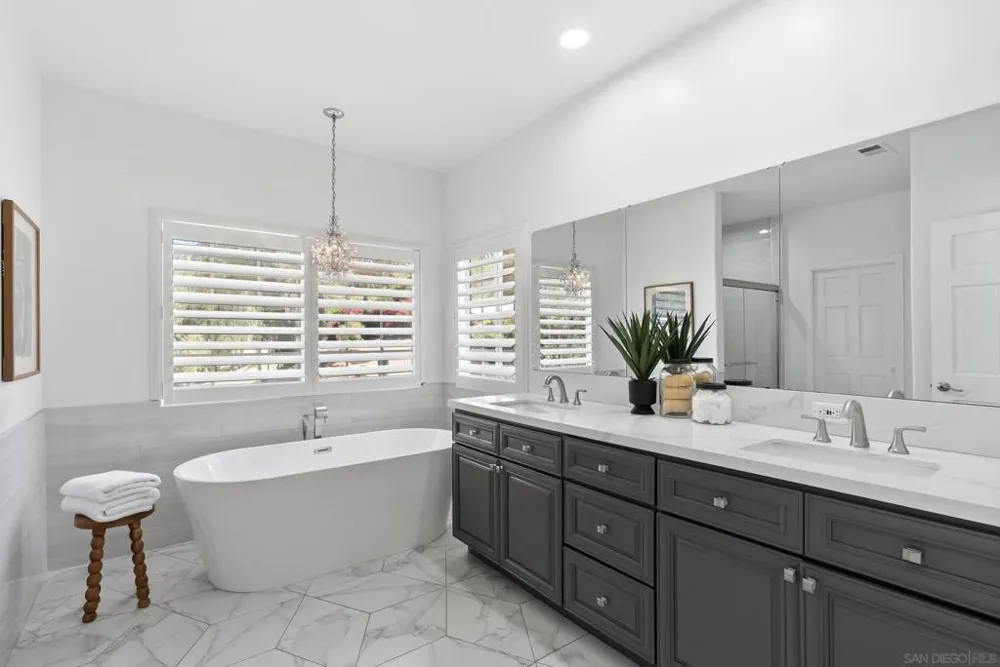 1696 Gil Way Vista, CA 92084