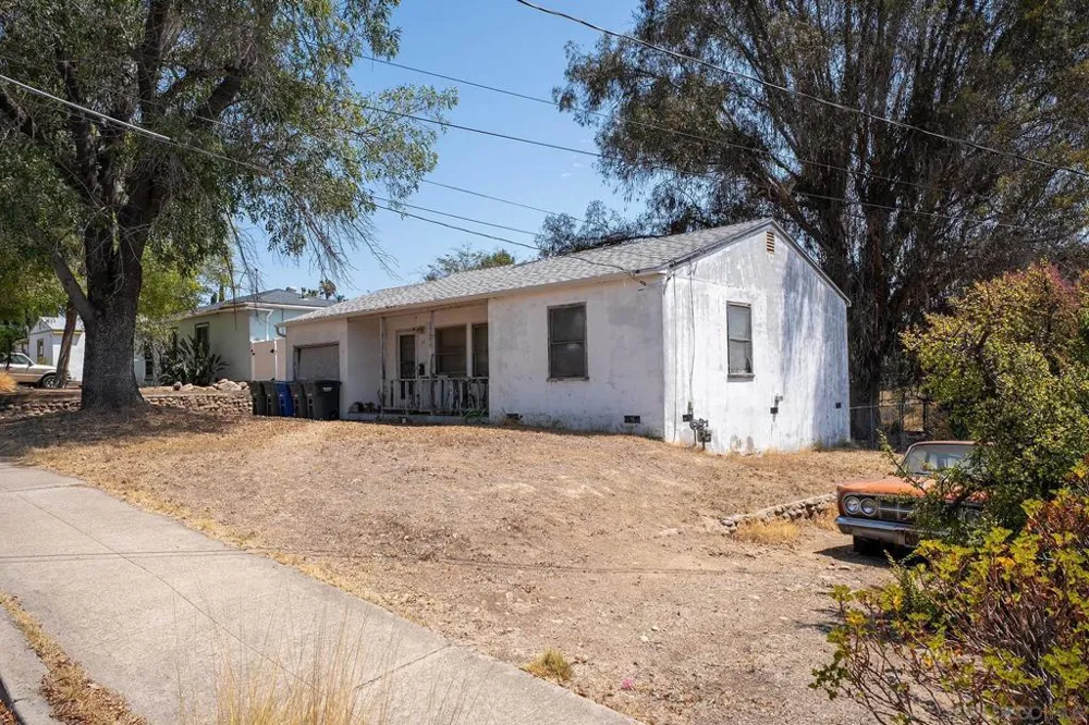 161 GARFIELD AVE El Cajon, CA 92020