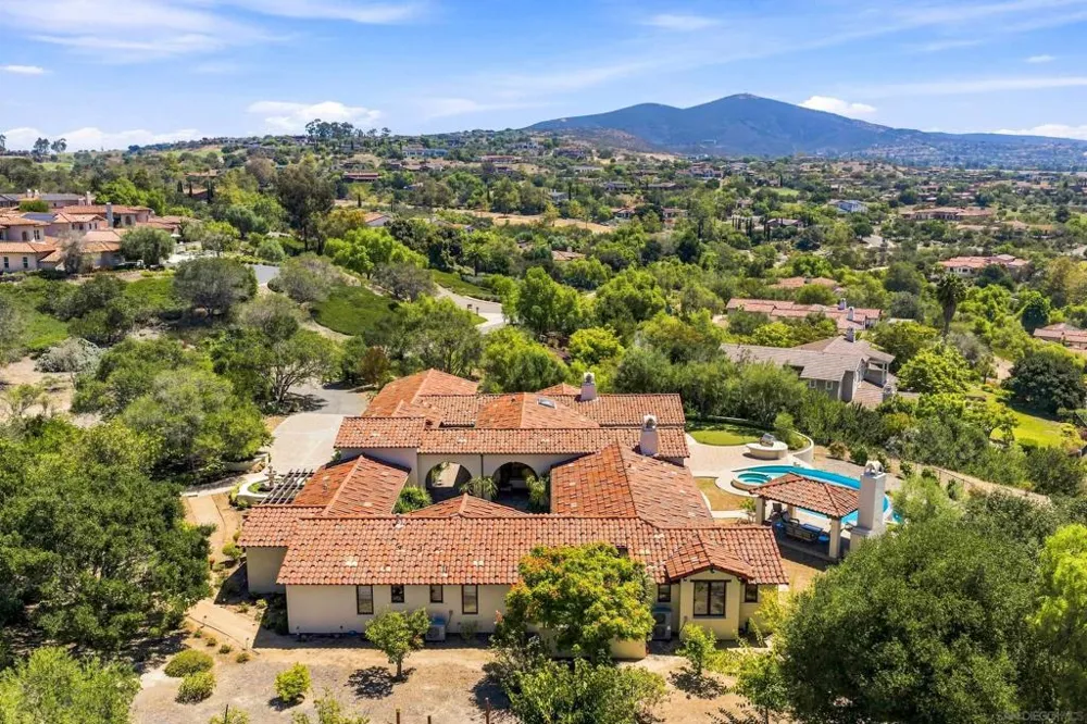 7887 Doug Hill San Diego, CA 92127