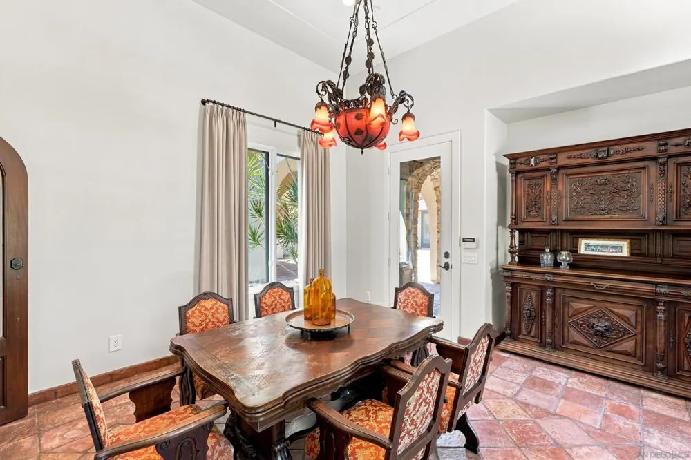 7887 Doug Hill San Diego, CA 92127