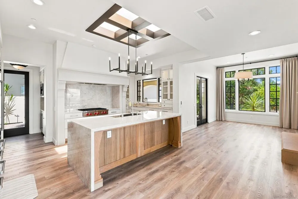 7887 Doug Hill San Diego, CA 92127