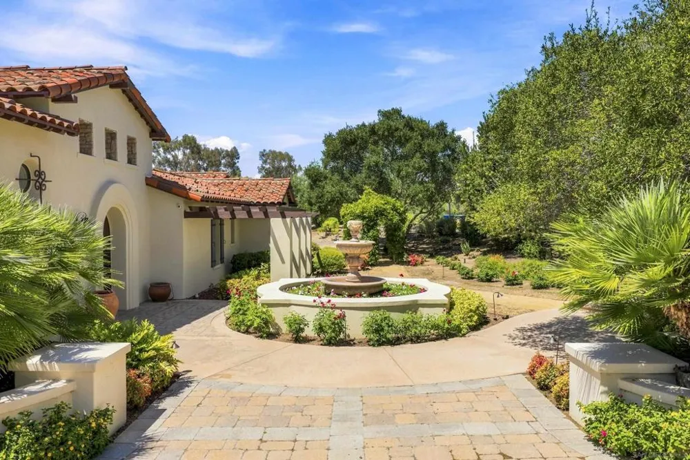 7887 Doug Hill San Diego, CA 92127