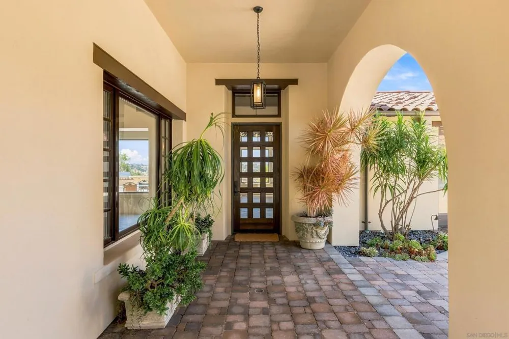 7887 Doug Hill San Diego, CA 92127