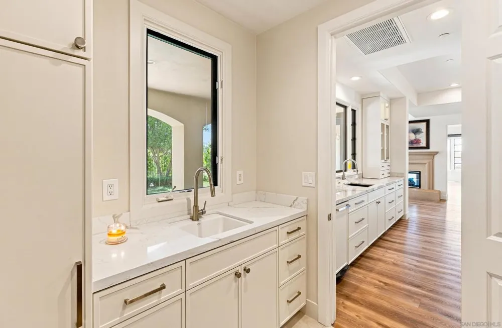 7887 Doug Hill San Diego, CA 92127