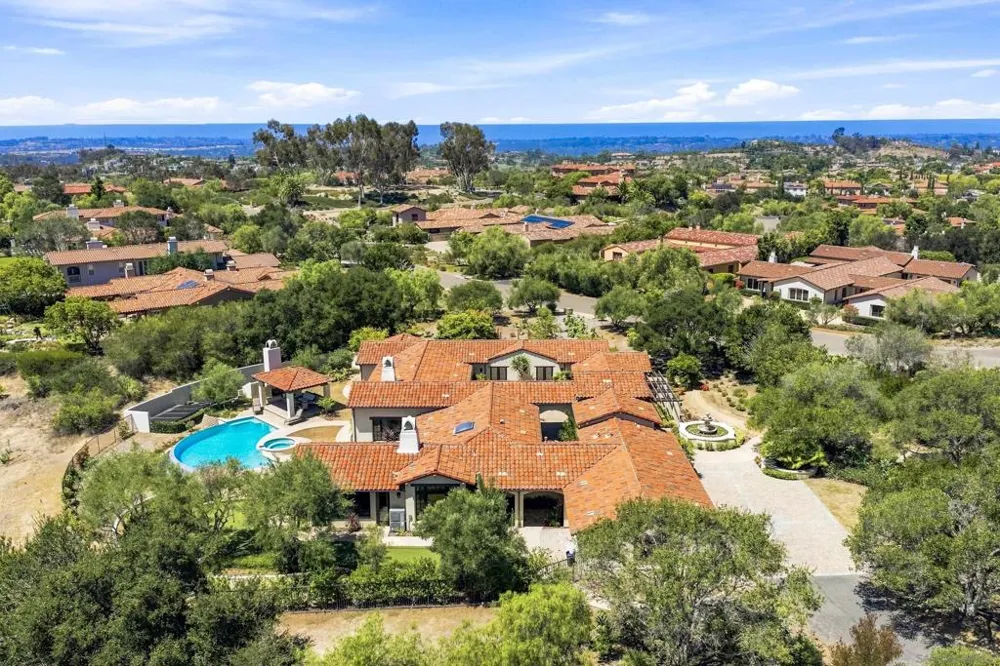 7887 Doug Hill San Diego, CA 92127