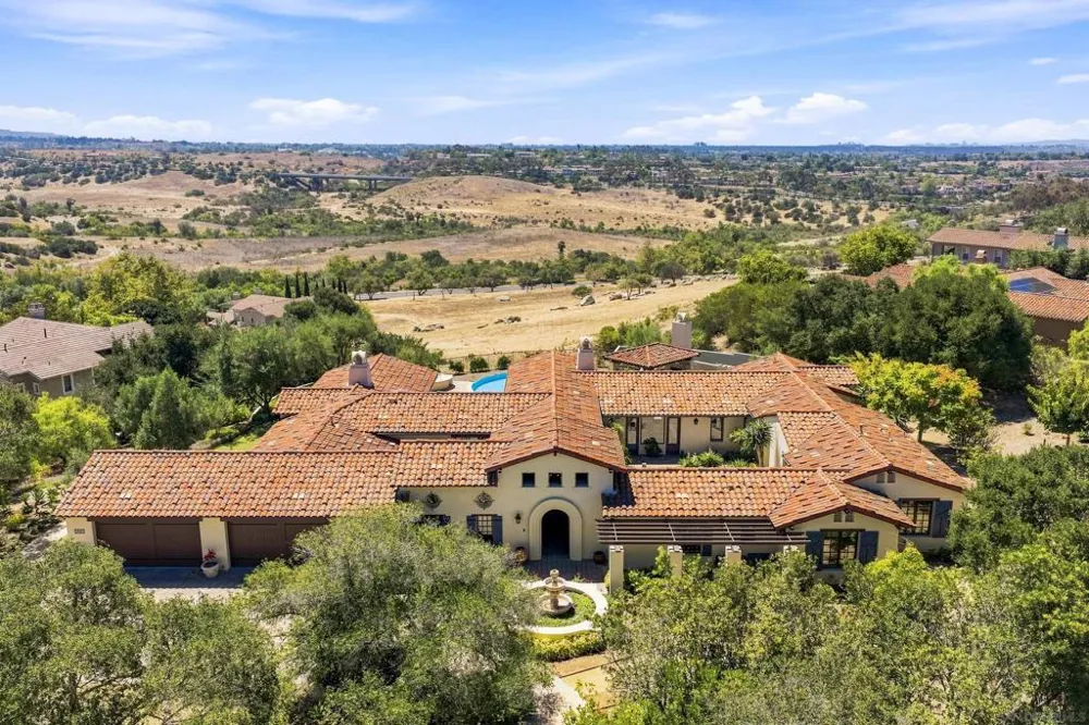 7887 Doug Hill San Diego, CA 92127