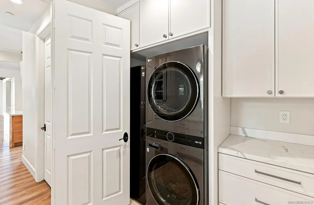 7887 Doug Hill San Diego, CA 92127