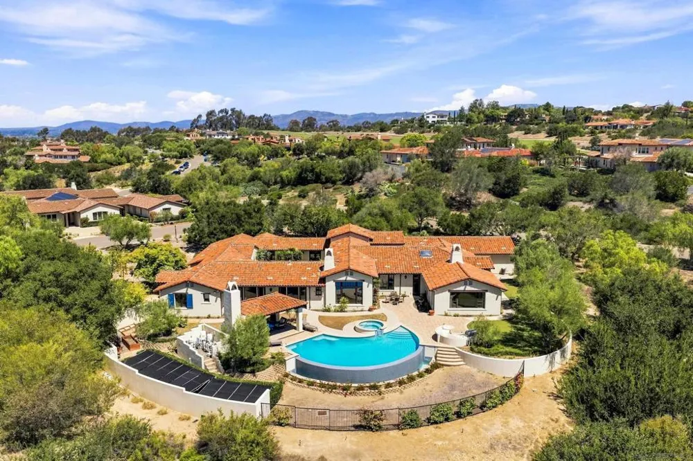 7887 Doug Hill San Diego, CA 92127