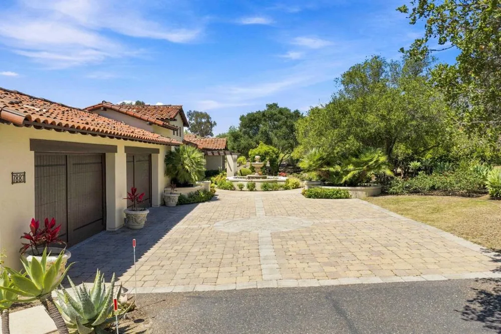 7887 Doug Hill San Diego, CA 92127