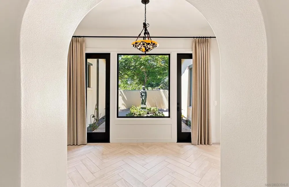 7887 Doug Hill San Diego, CA 92127
