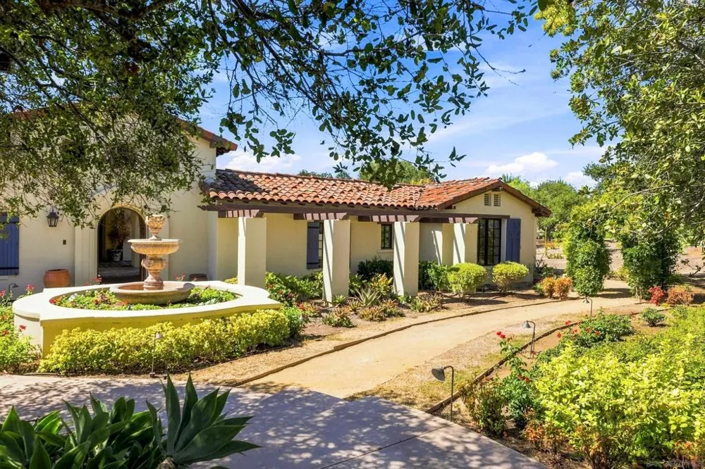 7887 Doug Hill San Diego, CA 92127