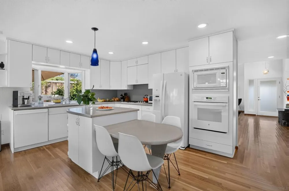 274 Sharp Encinitas, CA 92024