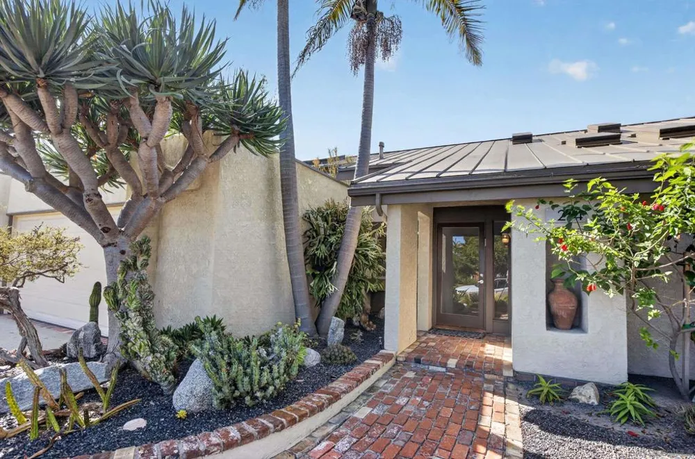 274 Sharp Encinitas, CA 92024