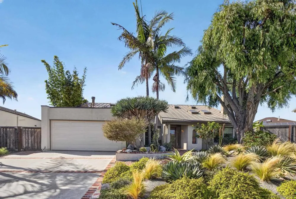 274 Sharp Encinitas, CA 92024