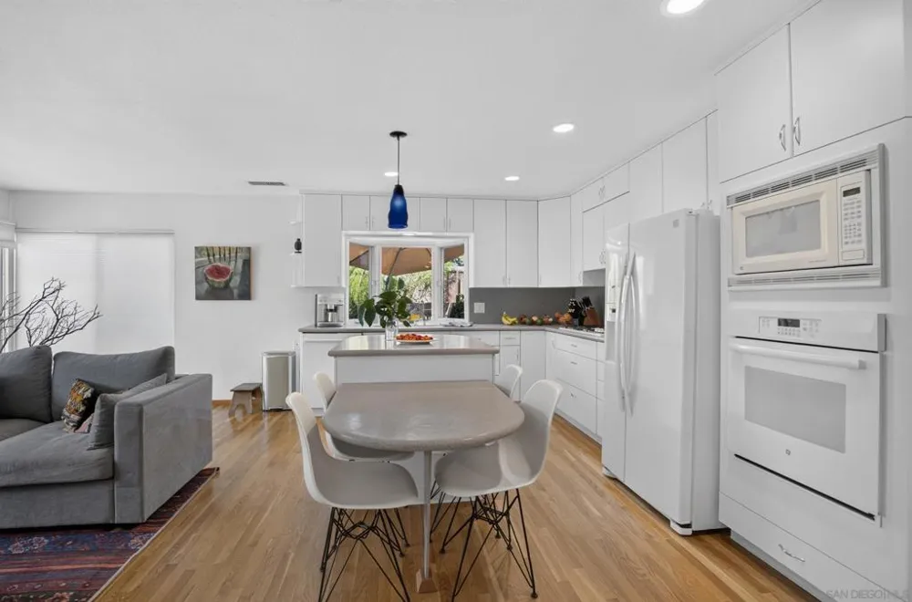 274 Sharp Encinitas, CA 92024