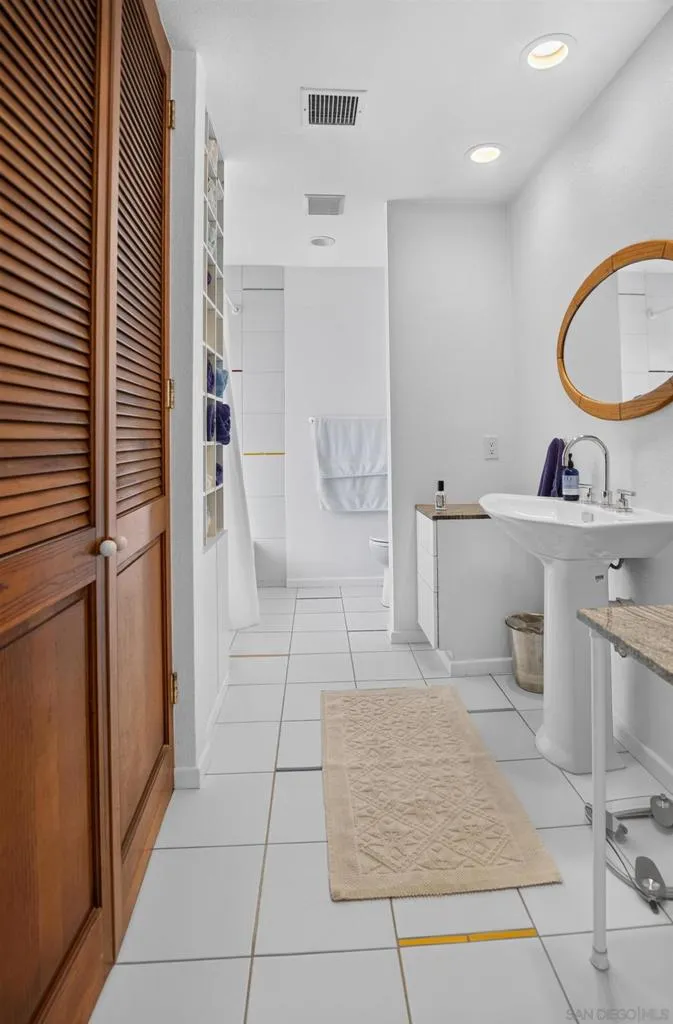 274 Sharp Encinitas, CA 92024