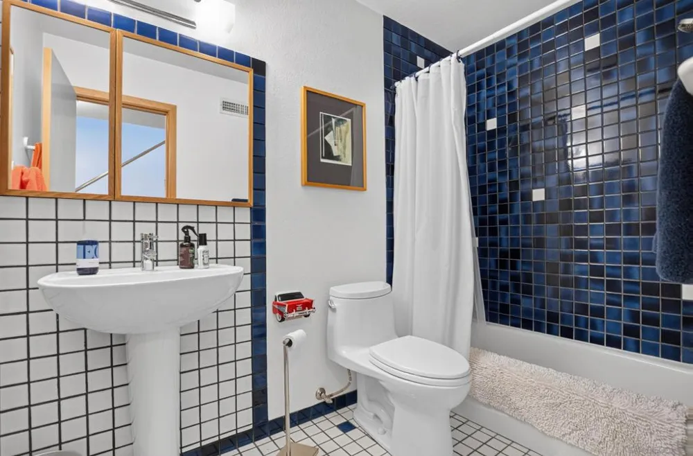 274 Sharp Encinitas, CA 92024
