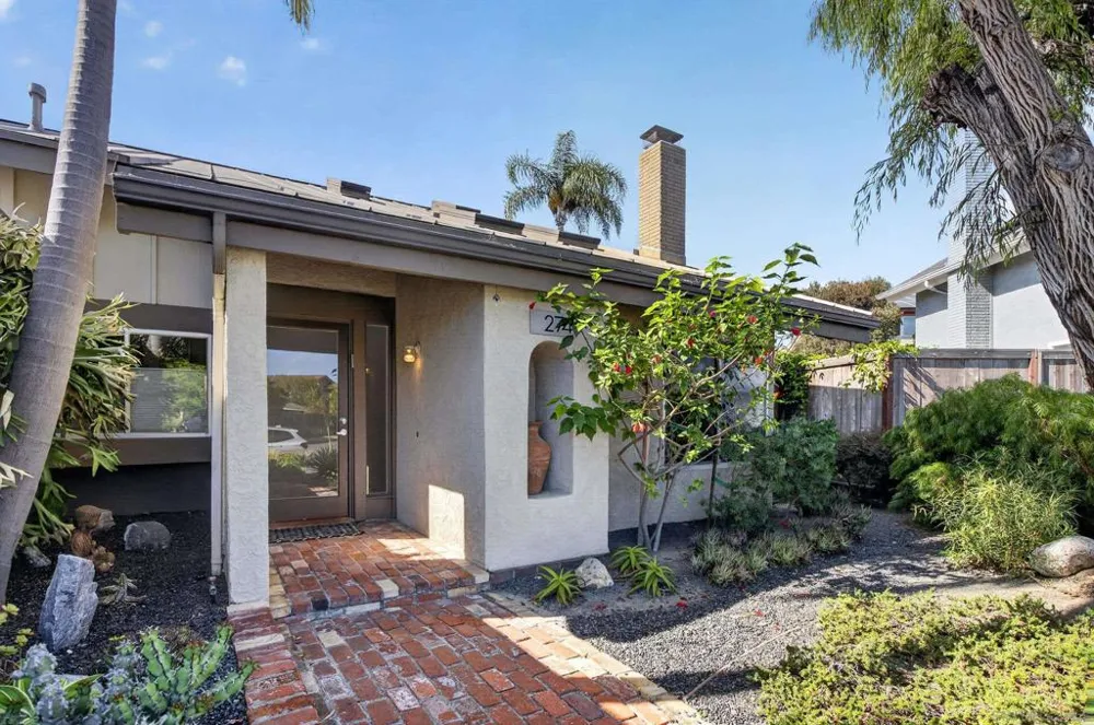 274 Sharp Encinitas, CA 92024