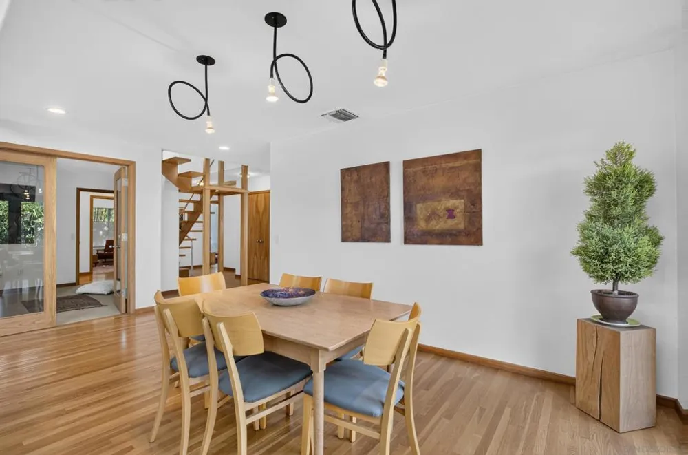274 Sharp Encinitas, CA 92024