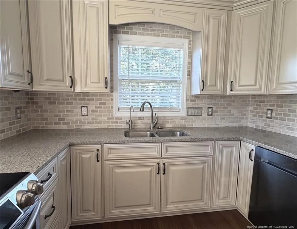 1918 Sunshine Court Hope Mills, NC 28348