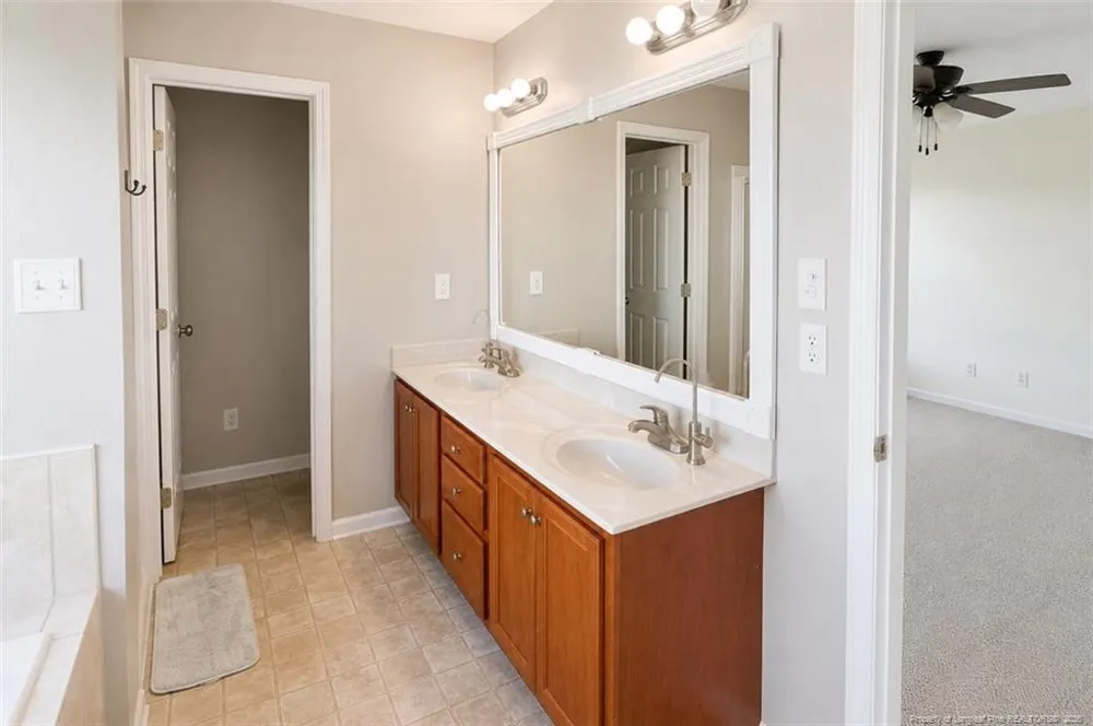 1918 Sunshine Court Hope Mills, NC 28348