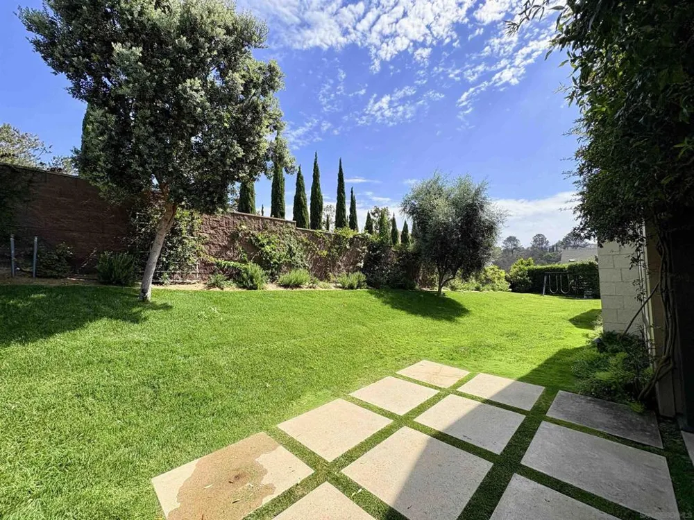 1432 Enclave Ct Encinitas, CA 92024