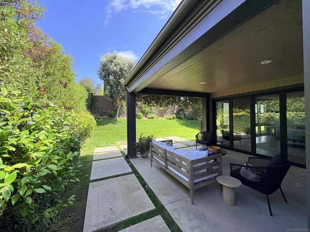 1432 Enclave Ct Encinitas, CA 92024