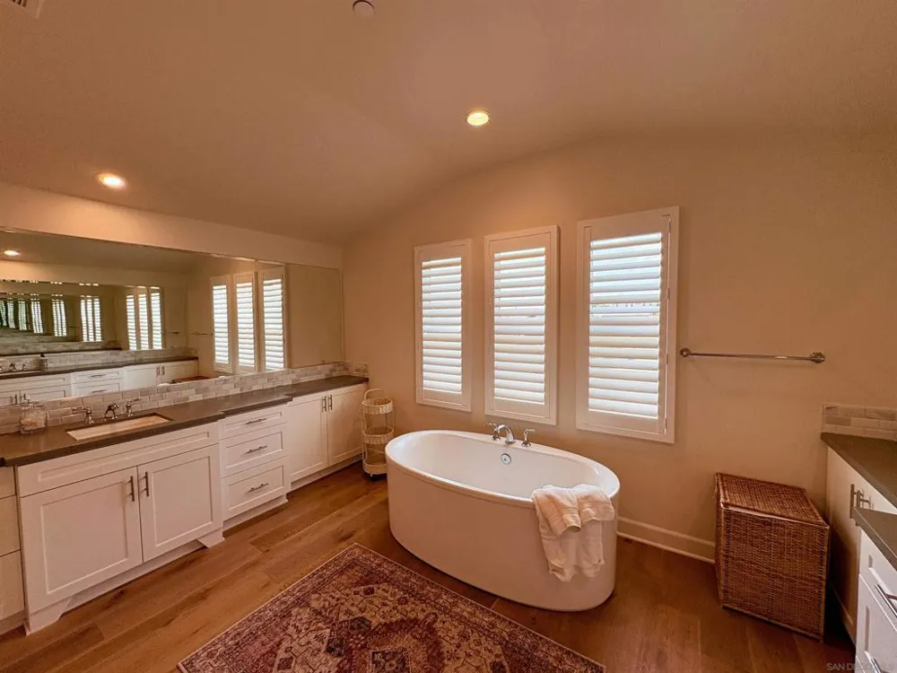1432 Enclave Ct Encinitas, CA 92024