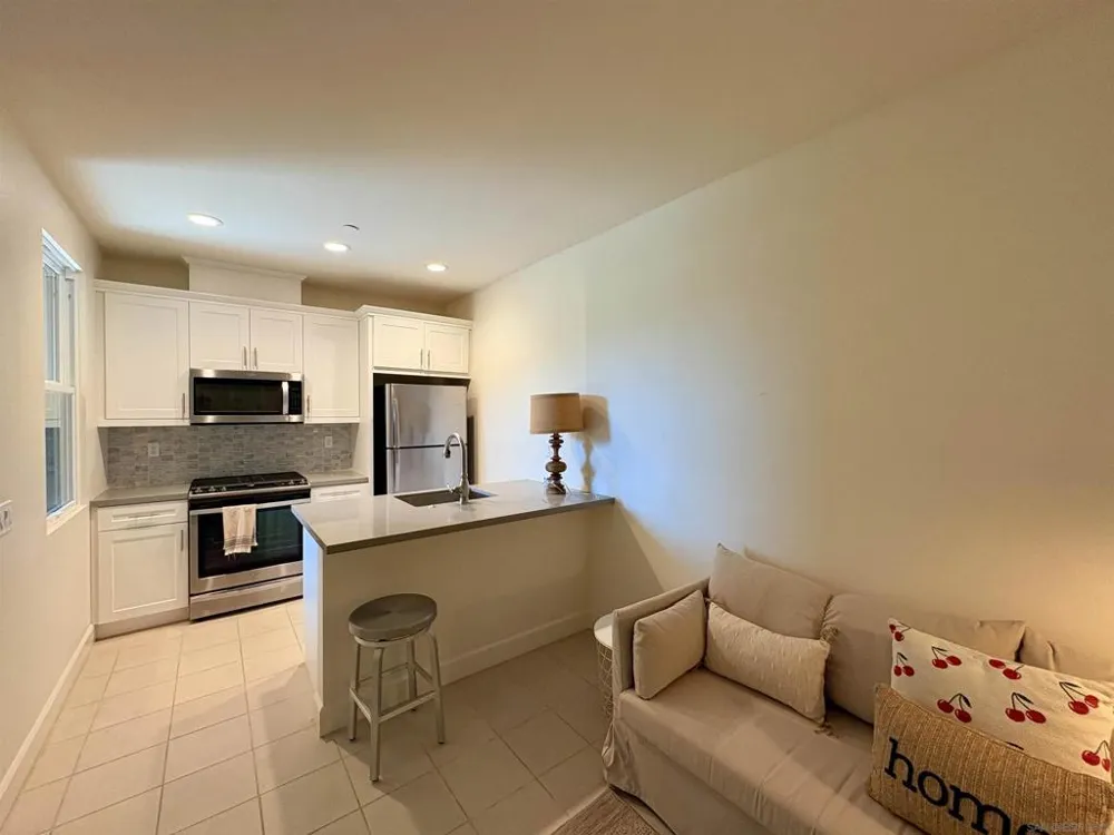 1432 Enclave Ct Encinitas, CA 92024