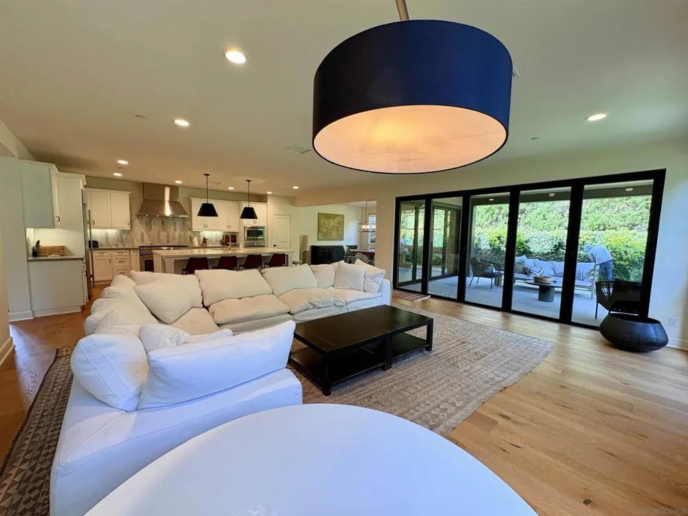 1432 Enclave Ct Encinitas, CA 92024