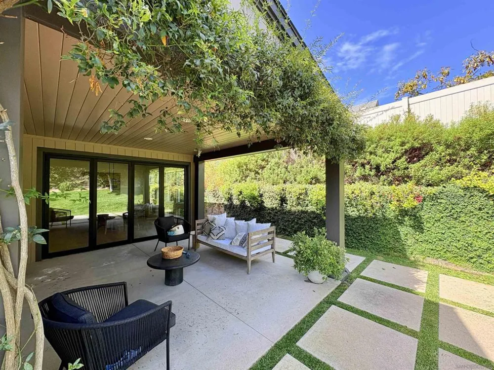 1432 Enclave Ct Encinitas, CA 92024