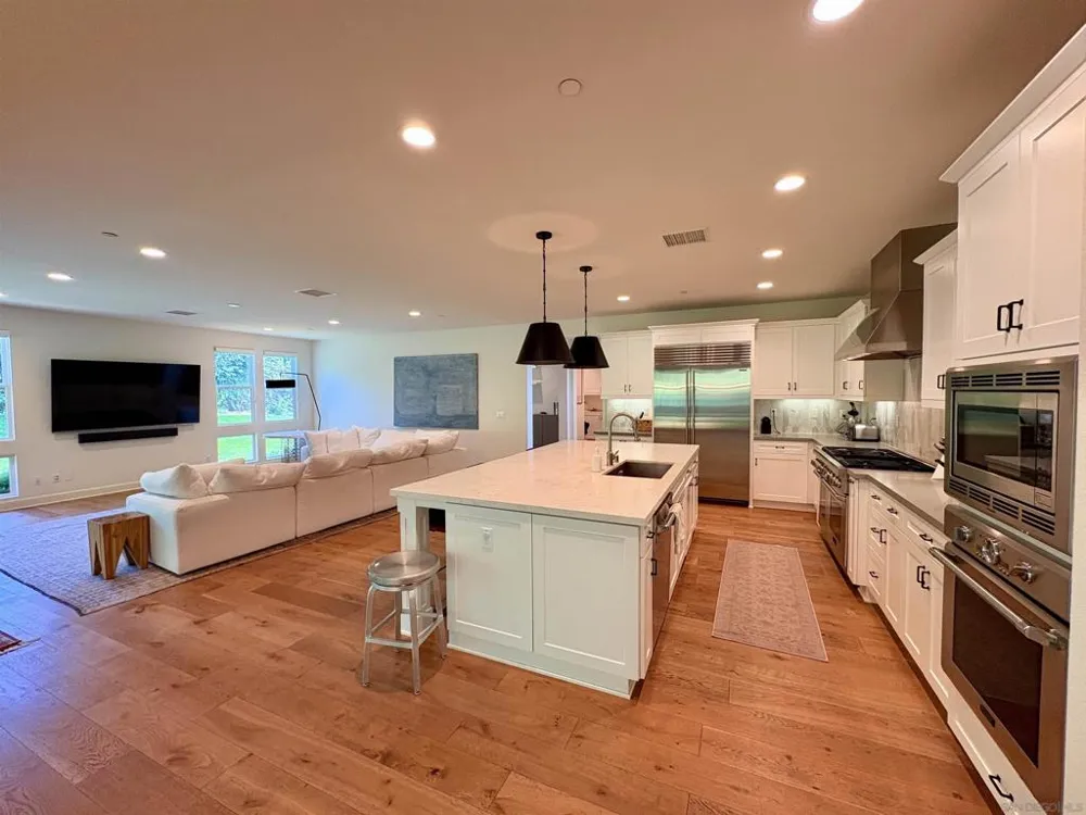 1432 Enclave Ct Encinitas, CA 92024
