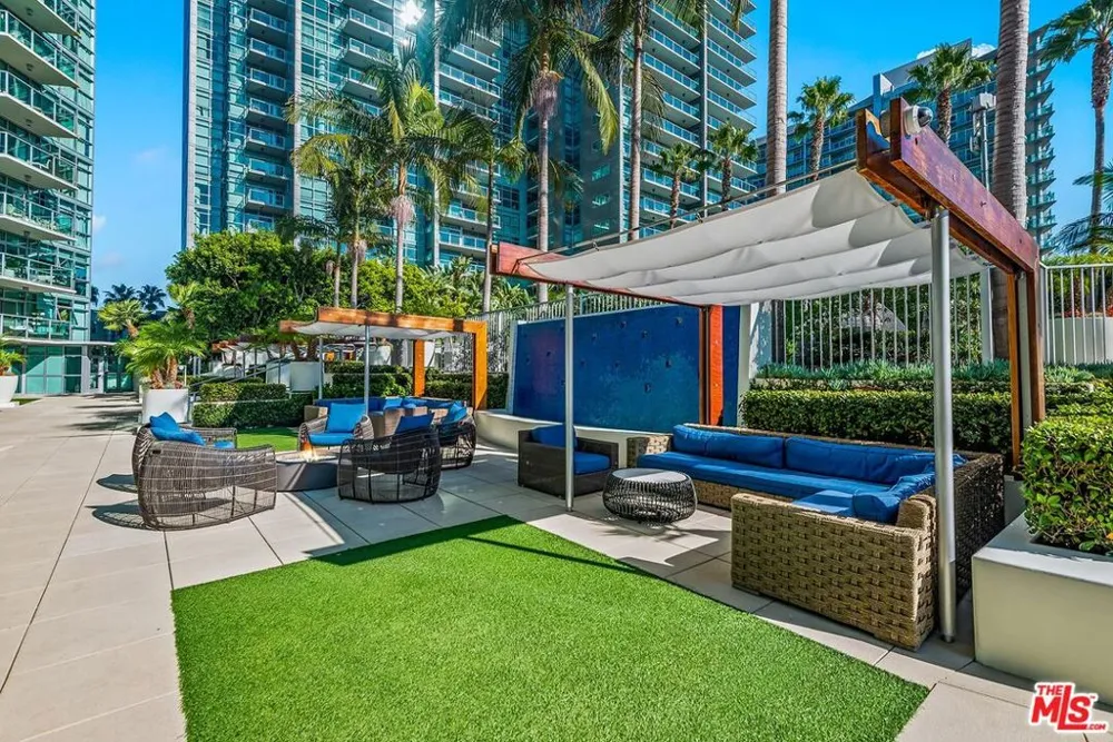 13700 Marina Pointe Drive #610 Marina del Rey, CA 90292