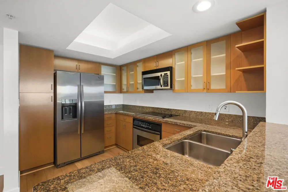 13700 Marina Pointe Drive #610 Marina del Rey, CA 90292