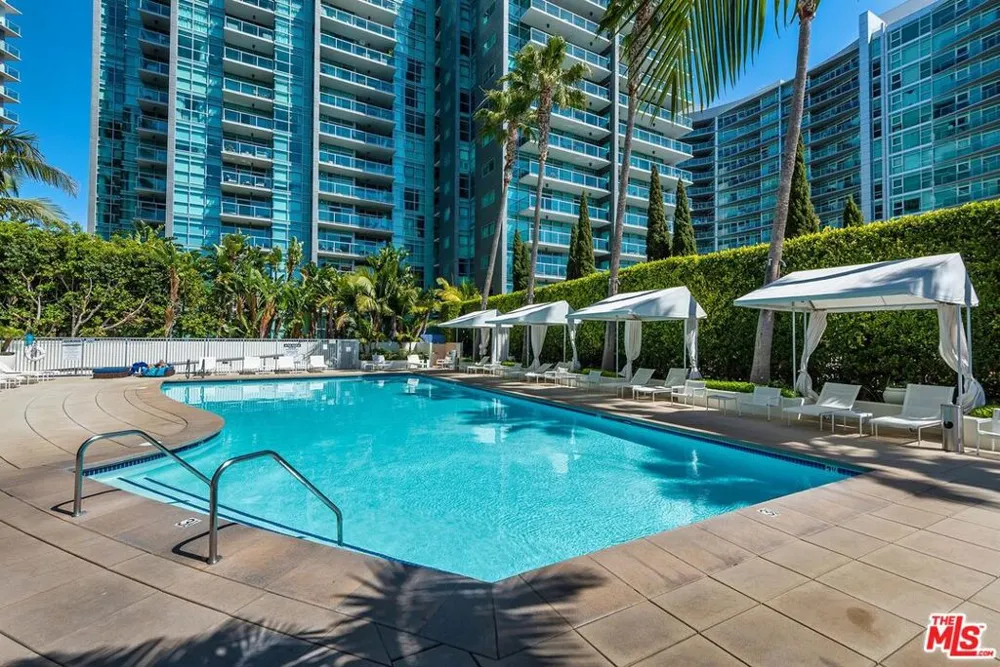 13700 Marina Pointe Drive #610 Marina del Rey, CA 90292
