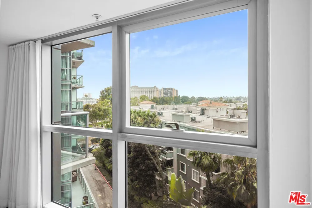 13700 Marina Pointe Drive #610 Marina del Rey, CA 90292