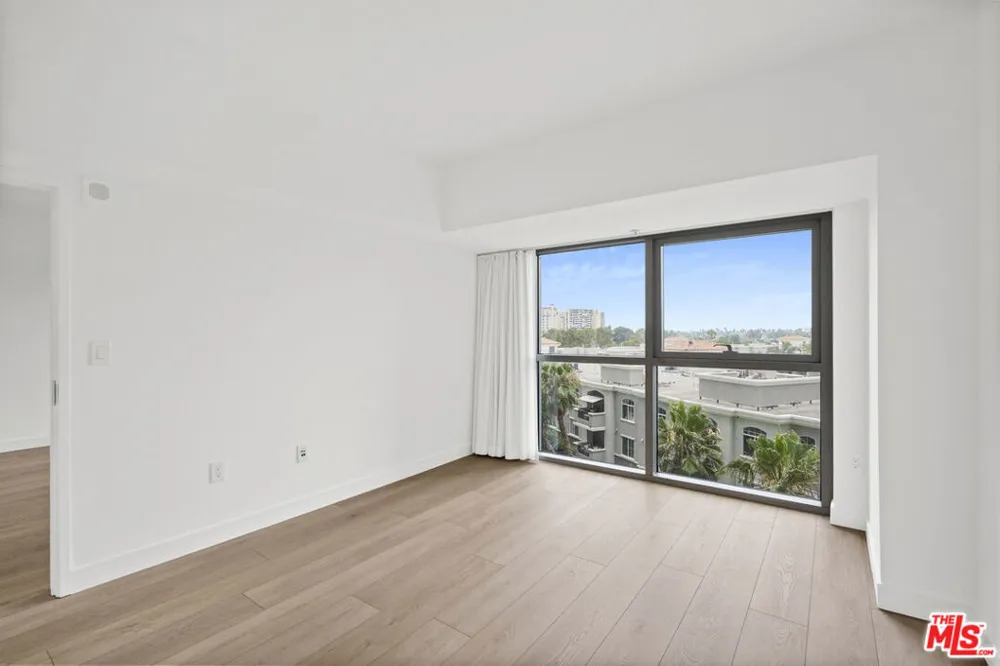 13700 Marina Pointe Drive #610 Marina del Rey, CA 90292