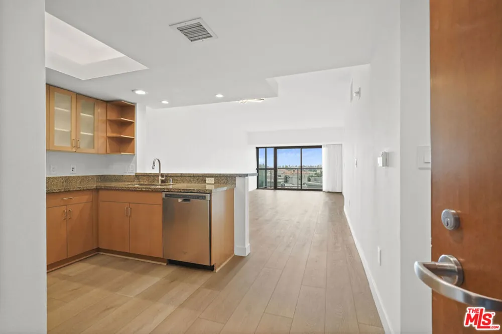 13700 Marina Pointe Drive #610 Marina del Rey, CA 90292