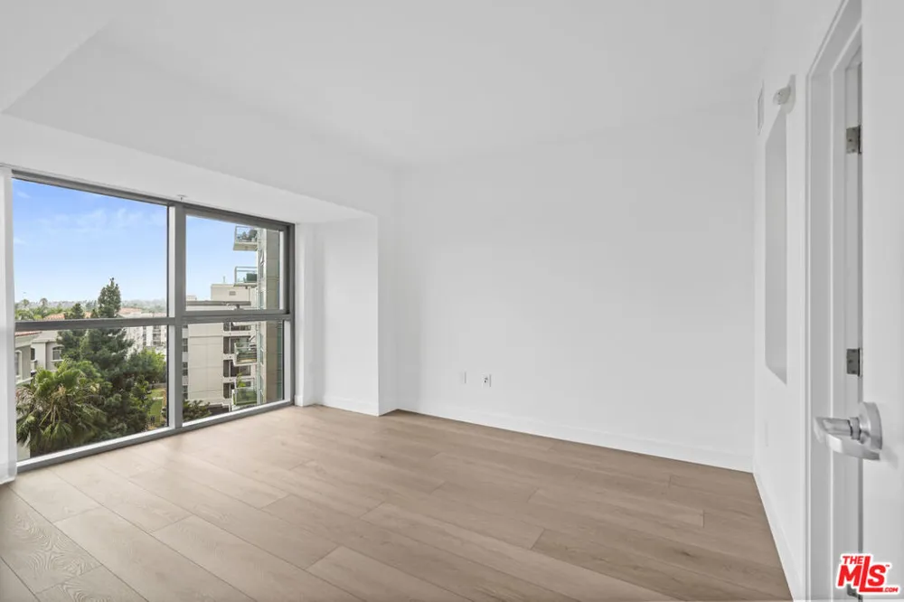 13700 Marina Pointe Drive #610 Marina del Rey, CA 90292