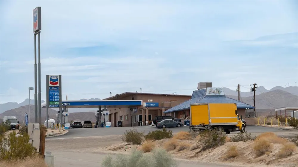 33 _ El Centro, CA 92243