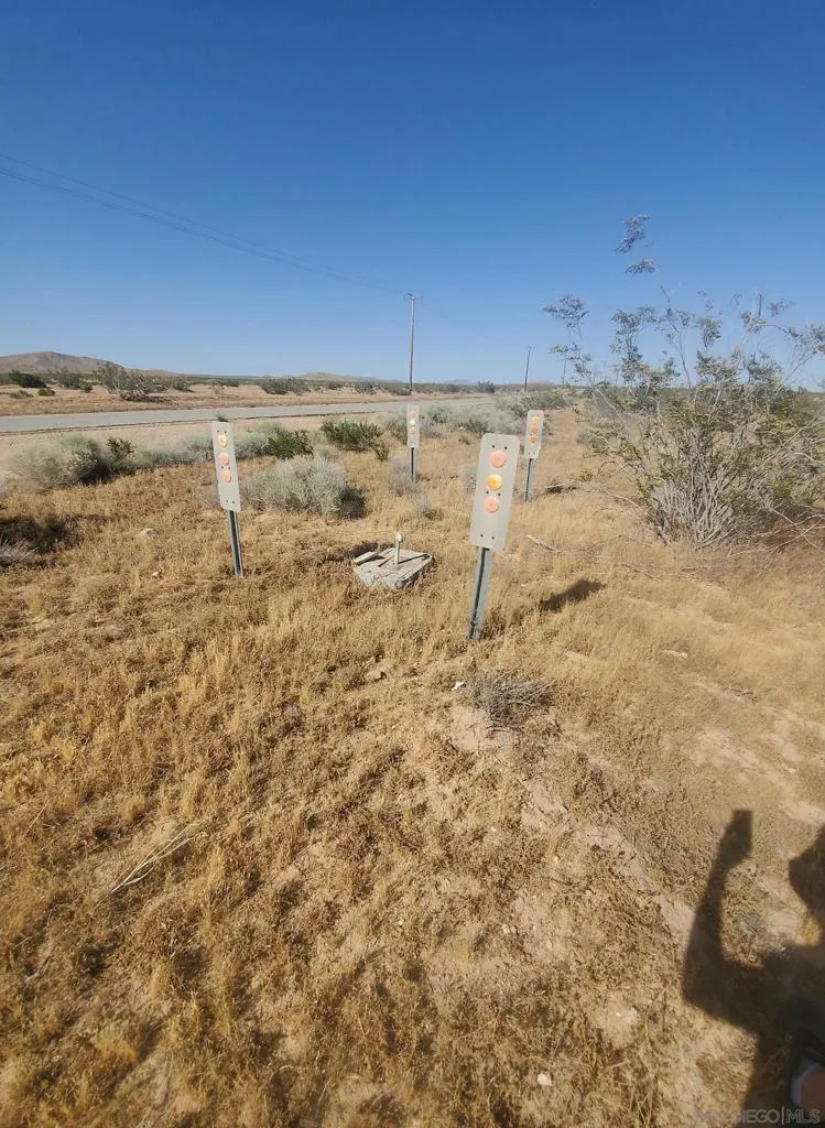 Vernon Dr California City, CA 93505