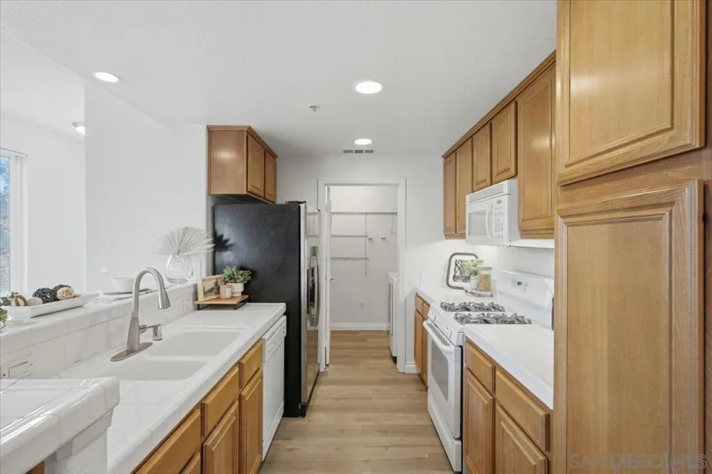 13051 Evening Creek Dr S #49 San Diego, CA 92128