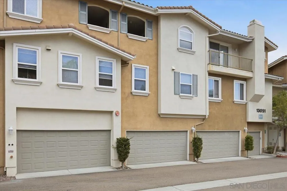 13051 Evening Creek Dr S #49 San Diego, CA 92128