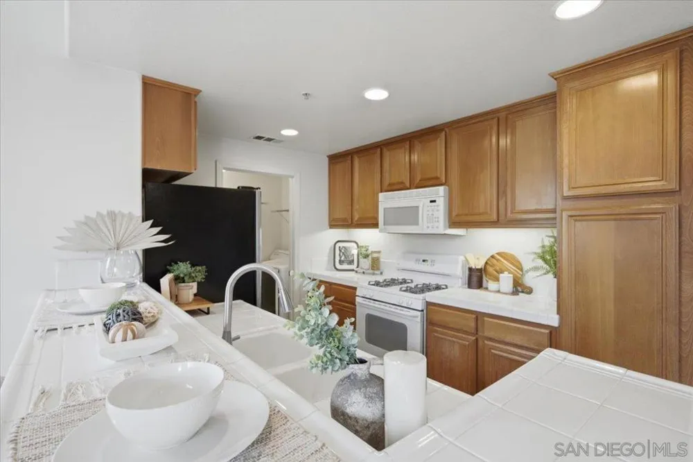 13051 Evening Creek Dr S #49 San Diego, CA 92128