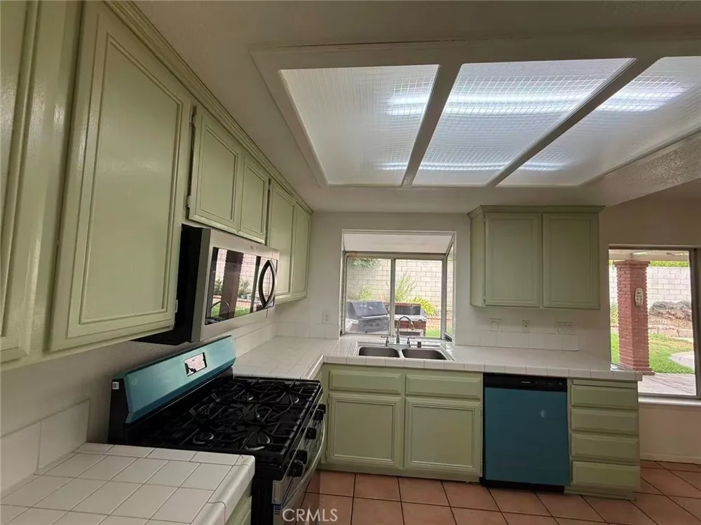 7873 elwood Place Fontana, CA 92336